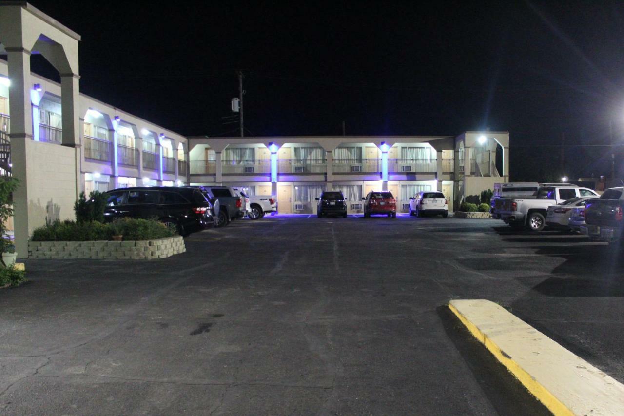 Hutchinson Inn 외부 사진